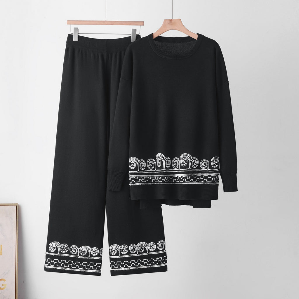 Two piece set of patterned round neck top and wide leg pants